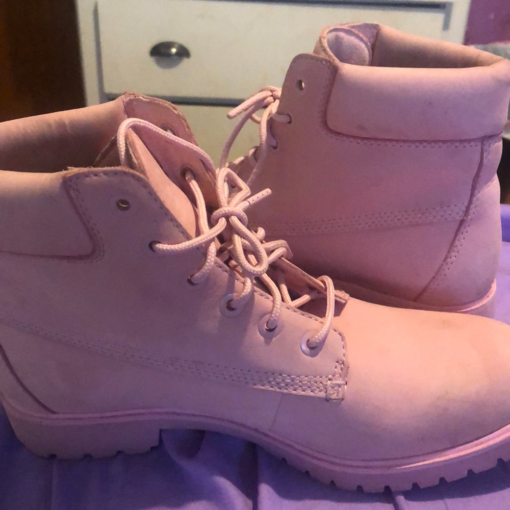 PINK TIMBERLANDS
